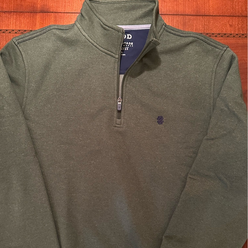 MENS IZOD QUARTER ZIP SIZE LARGE